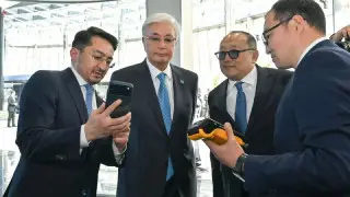 Тоқаевқа Қазақстандағы алғашқы криптовалюта төлемі көрсетілді