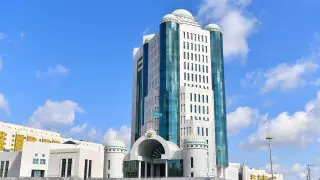 Қазақстан Парламенті Президент және Құрылтай туралы заңдарды қарайды