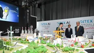 Тоқаевқа ЖИ, логистика және финтех салаларындағы әзірлемелер көрсетілді