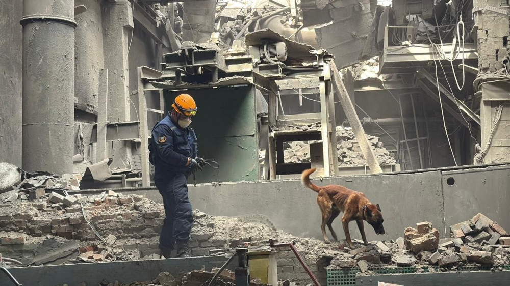 Өскемендегі зауытта болған жарылыс орнынан алғашқы кадрлар жарияланды