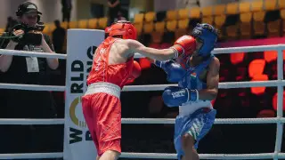 Азия чемпионаты: қазақстандық боксшы қарсыласын бірінші раундта нокаутпен жеңді