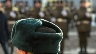 Ақтауда сарбаздың қазасынан кейін бөлім командирі сот алдына барады, офицерлер қызметінен босатылды