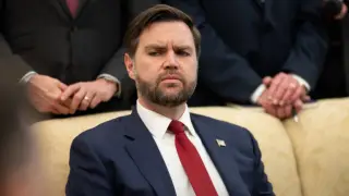 Трамп өзі қаза болған жағдайға вице-президентке хат қалдырған