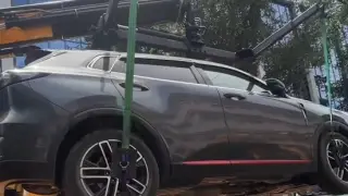 Алматыда көшелерден көліктер жаппай әкетіліп жатыр: полиция тұраққа қою ережелерін еске салды