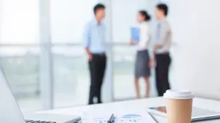 Демалыстағы әріптесіңіздің орнына жұмыс істеп жүрсіз бе?Онда сізге қосымша ақы төленуі тиіс