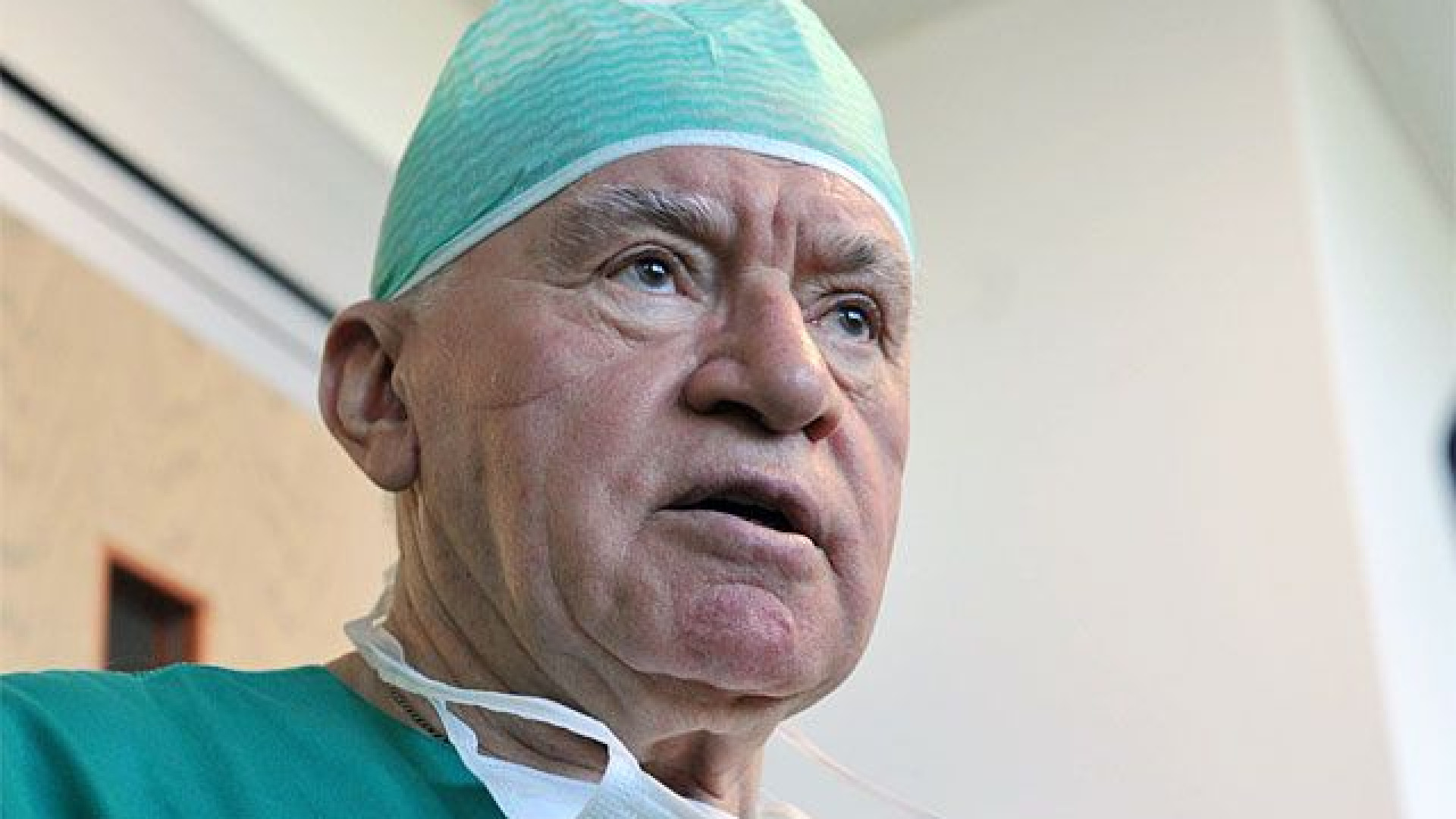 Атақты дәрігер қызыл шараптың жүрекке пайдасы туралы аңызды жоққа шығарды