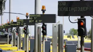 Қазақстанда ақылы жолдармен кімдер тегін жүре алады және жеңілдікті қалай алуға болады?