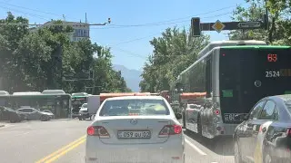 Алматы орталығында бағдаршамдар жұмыс істемей тұр: мән-жайы