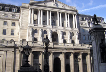 Банк Англии снизил ставку рефинансирования до рекордного уровня