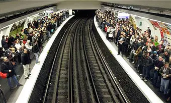 Во Франции началась крупнейшая национальная забастовка