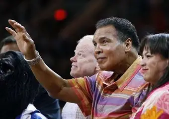 Али наградили за защиту прав цветного населения