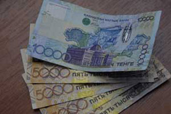 Казахстанские предприятия накажут за долги по зарплате
