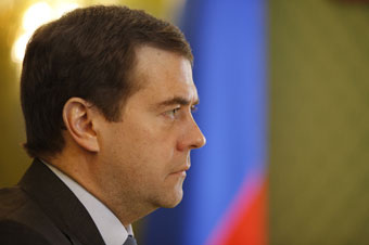 Медведев предложил изменить закон о присвоении партиям депутатских мандатов
