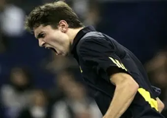 Симон пробился в полуфинал в Дубаи