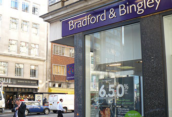 Девять мошенников обманули банк Bradford&Bingley; на 40 миллионов евро