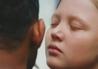 Брата Обамы не пустили в Англию из-за обвинений в изнасиловании