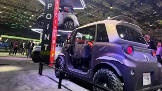 Микроавто, водородные двигатели и машины из вторсырья: репортаж с Парижского автосалона