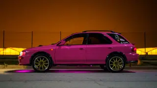 “Сказ о розовом Subaru“: полноприводная Impreza в обличье Hello Kitty