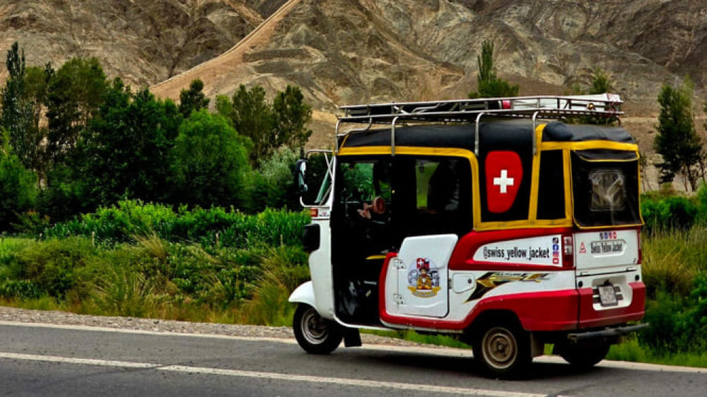 Фото: swiss_yellow_jacket