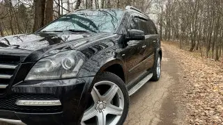 Mercedes-Benz GL – Том Форд в смокинге от Hugo Boss