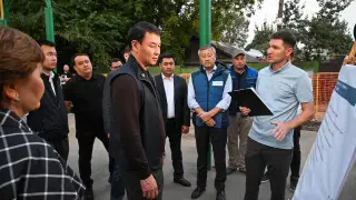 Аким Алматы проверил реконструкцию водопровода в Жетысуском районе