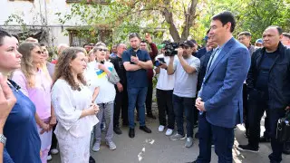 Аким Алматы проверил ход реновации ветхого жилья в Бостандыкском районе