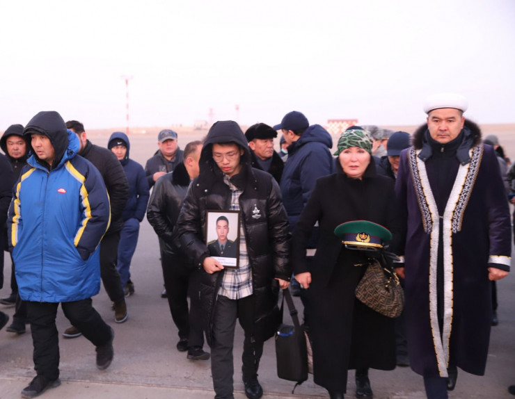 Тело погибшего от рук погромщиков в Алматы курсанта КНБ доставили на  родину: 09 января 2022, 23:04 - новости на Tengrinews.kz