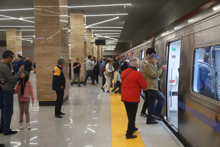 Новые станции метро Алматы приняли первых пассажиров - фото 4