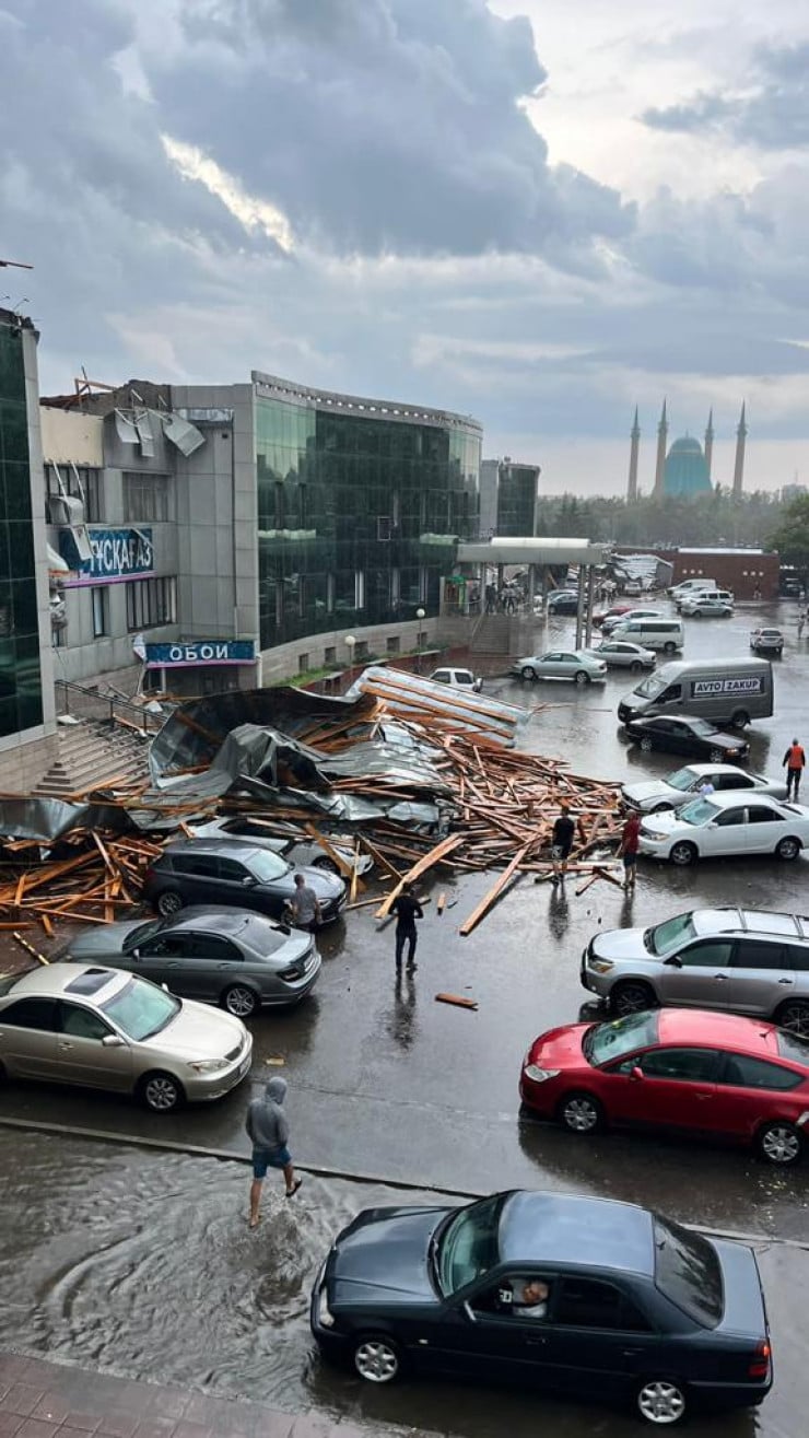 Кровля торгового дома обвалилась в Павлодаре: 07 июля 2023 14:45 - новости  на Tengrinews.kz