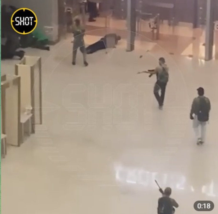 Теракт в крокус сити холл видео стрельбы