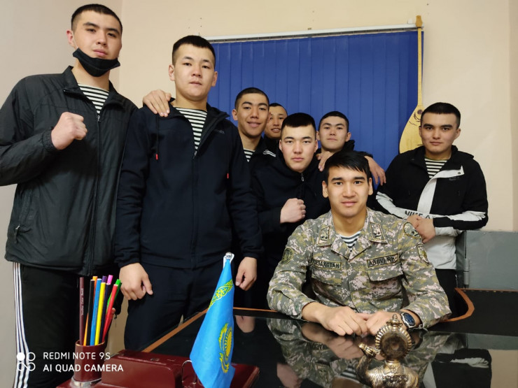 Кызылординский солдат, вернувшийся из армии невменяемым, начал узнавать родных 