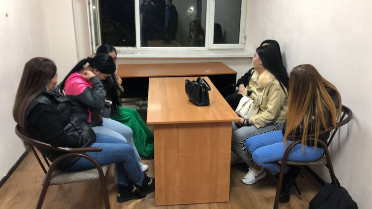 В Алматы из-за проституток опечатали 60 квартир - Новости | Караван
